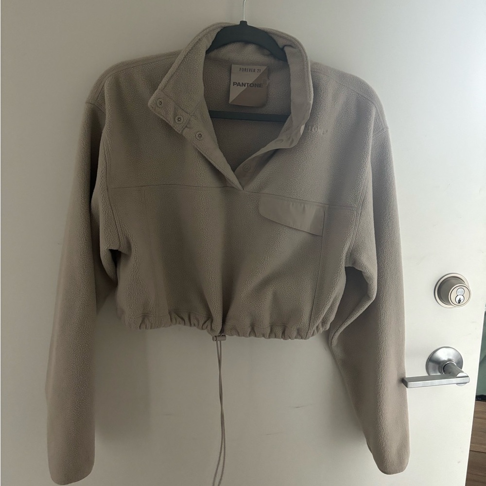 Super cute cropped fleecy sweater